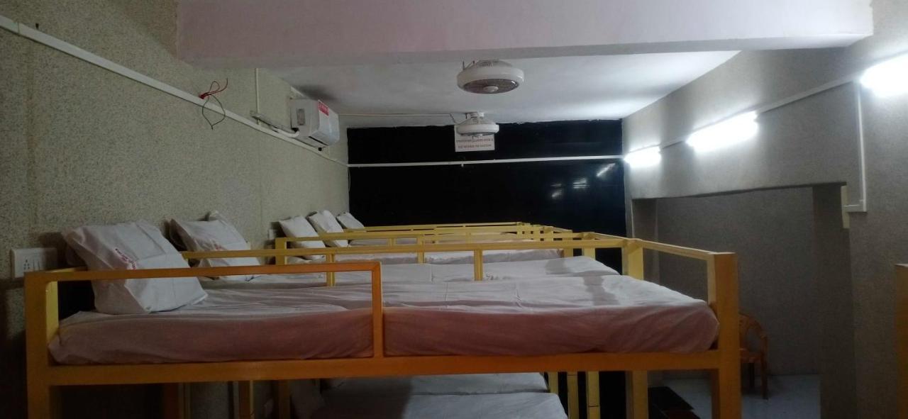 Hotel Mayura, Ankleshwar Экстерьер фото
