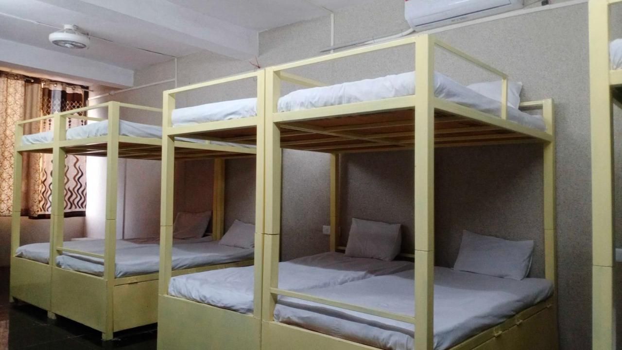 Hotel Mayura, Ankleshwar Экстерьер фото